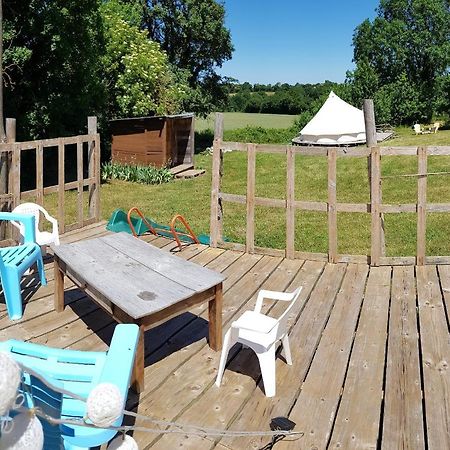 Camping La Petite Houmee Curzay-sur-Vonne Exterior foto