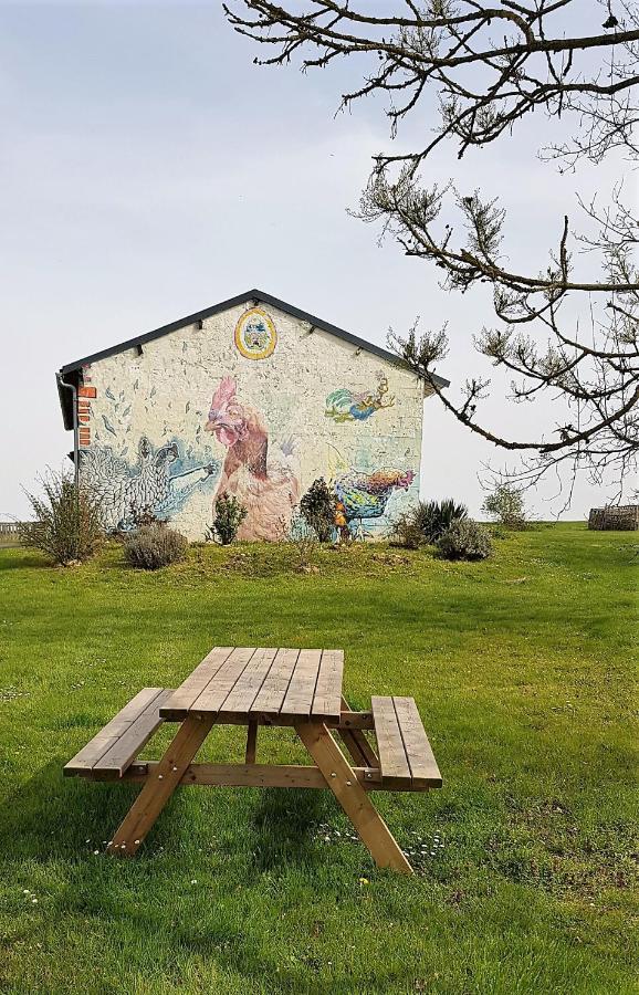 Camping La Petite Houmee Curzay-sur-Vonne Exterior foto
