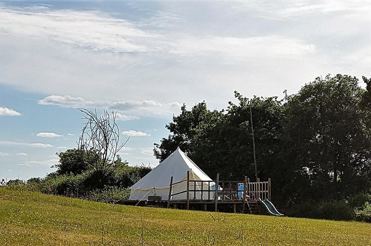 Camping La Petite Houmee Curzay-sur-Vonne Exterior foto